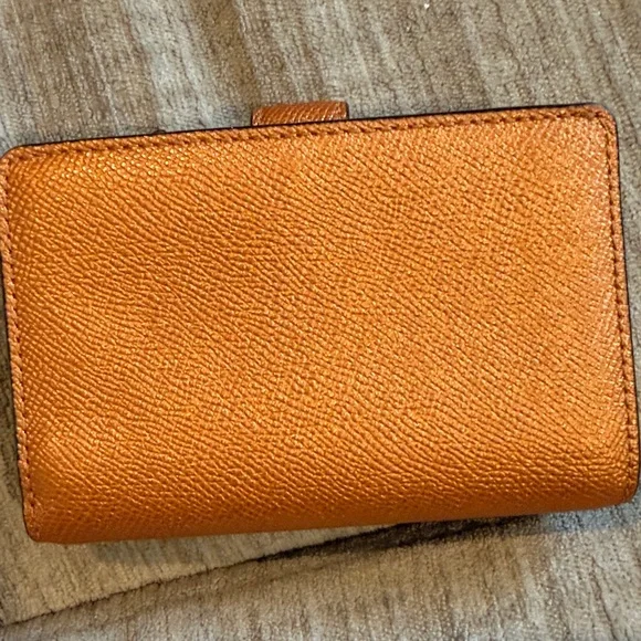 Coach Tangerine Textured Wallet like new, zippercompartment credit card ID area - Picture 2 of 8
